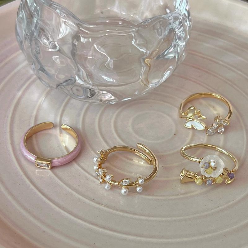 2024 Unique Mother-of-Pearl Butterfly Enamel Ring: Stylish, Versatile Decorative Piece for Women