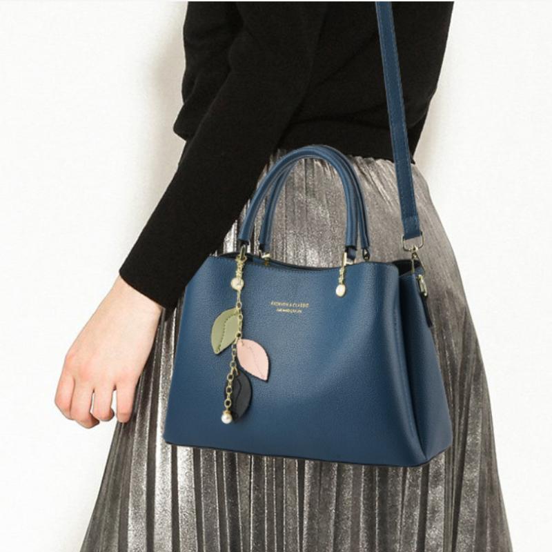 Fashion Brand Designer Women'S Handbag Large Capacity Casual Shoulder Bag Classic Versatile Crossbody Bag Commuting Tote Bag