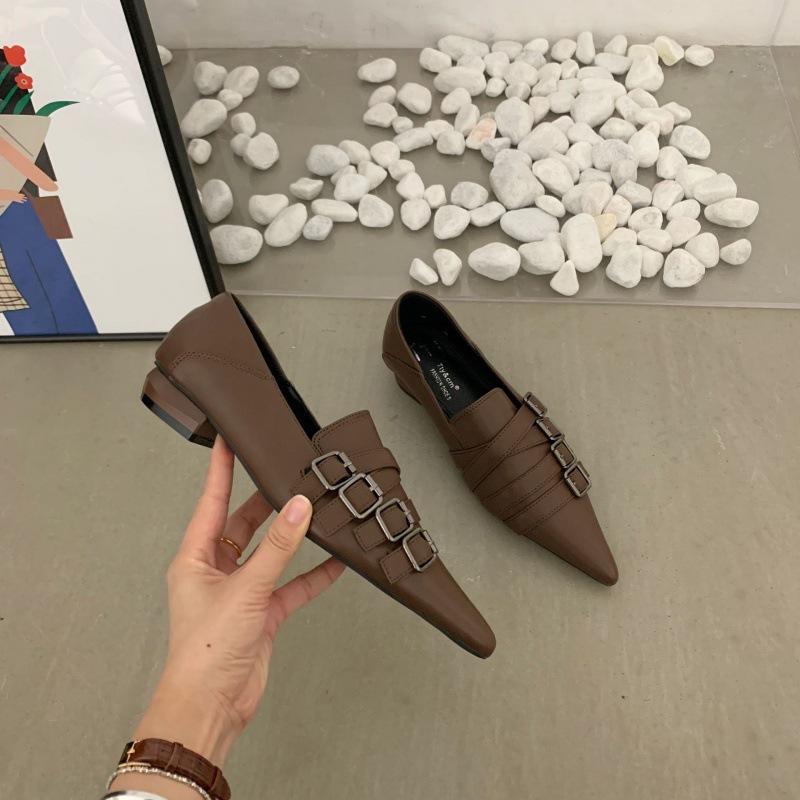 

2025 spring and autumn new pointed single shoes women s French retro word fashion versatile low heel flat Mary Jane 39 темно-коричневого