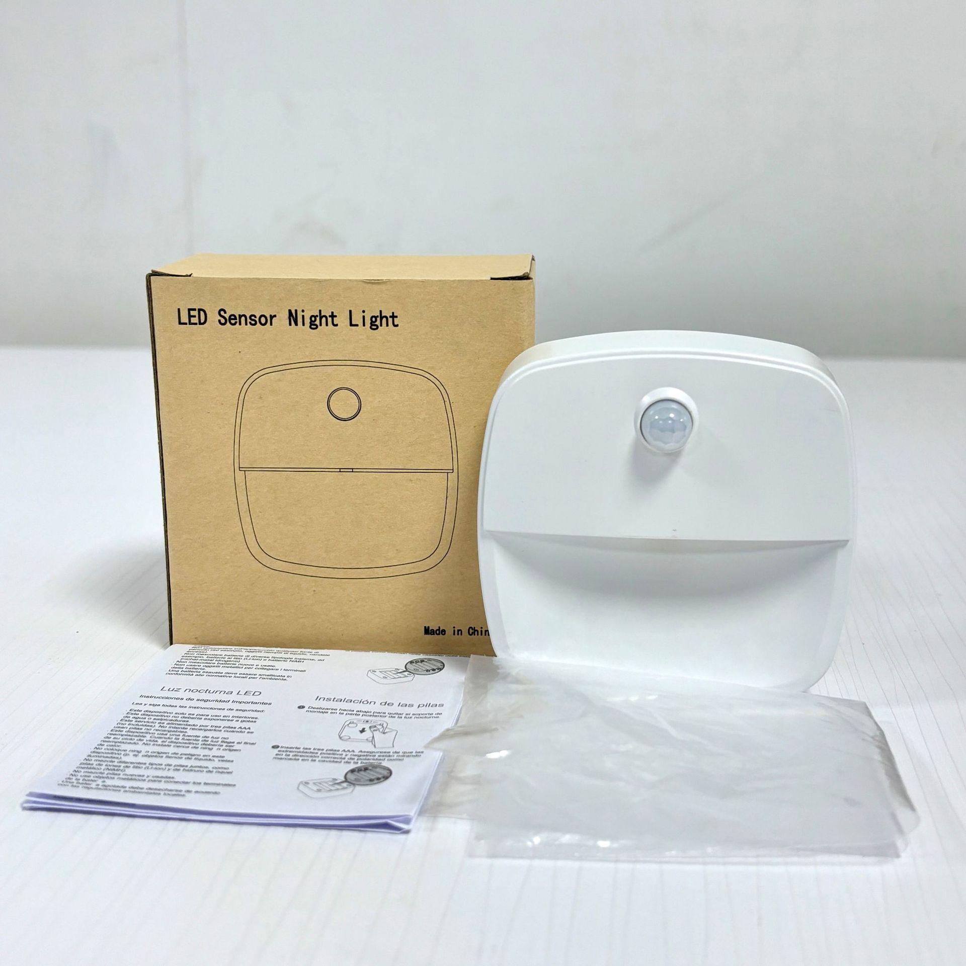 

Беспроводной умный светодиодный ночник с датчиком движения и питанием от батареи для прихожей и прикроватной тумбочки 0.3W