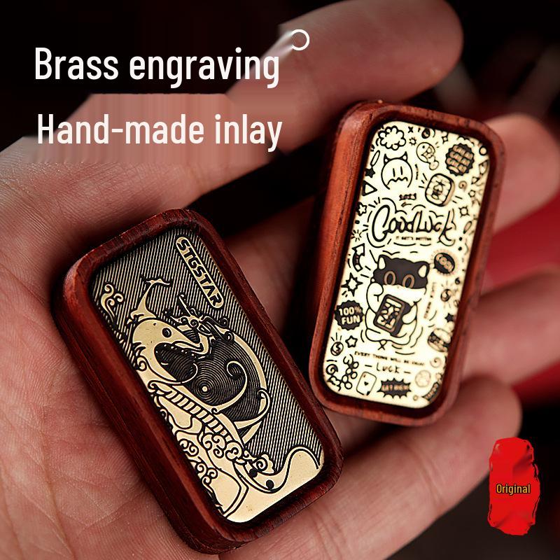 EDC Small Leaf Sandalwood Rosewood Magnetic Push Card Decompression Toy - Pop Fidget Spinner