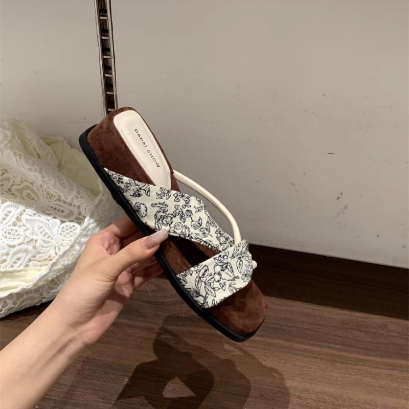 Thick-bottomed half-slippers women's niche outer wear 2025 summer black with open toe inner height increase casual cool slippers