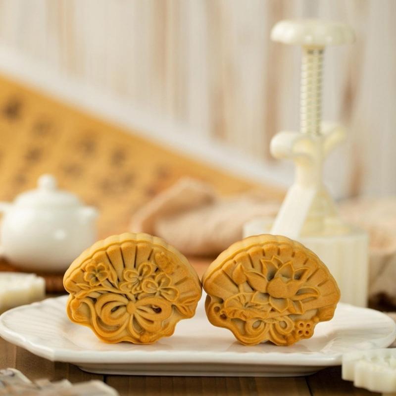 MidAutumn Festival Moon Cake Maker Small Flower Fan Moon Cake Molds Cookie Stamps Hand Press Cookie Dessert Cutter