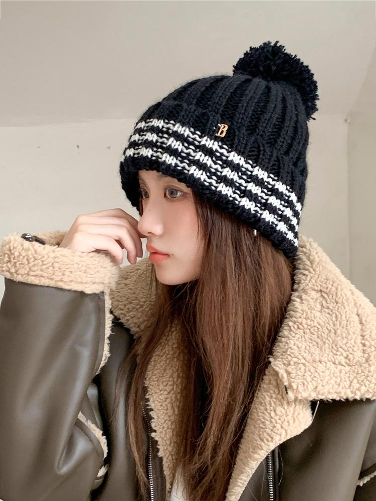 New Retro Ball Wool Hat Women's Autumn and Winter Warm Hairball Knitted Hat Men's Fashion Cold Hat Tide