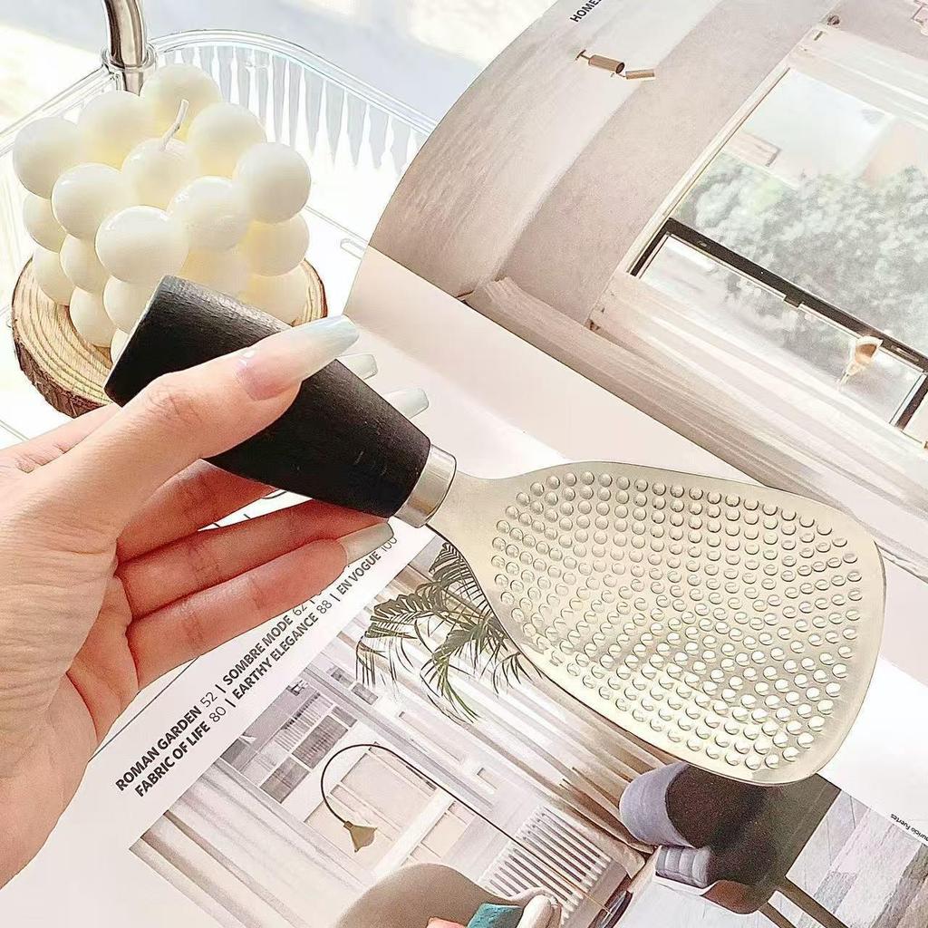 304 Stainless Steel Rice Spoon with Wooden Handle, Non-stick Hammered Texture Design for Kitchen Use