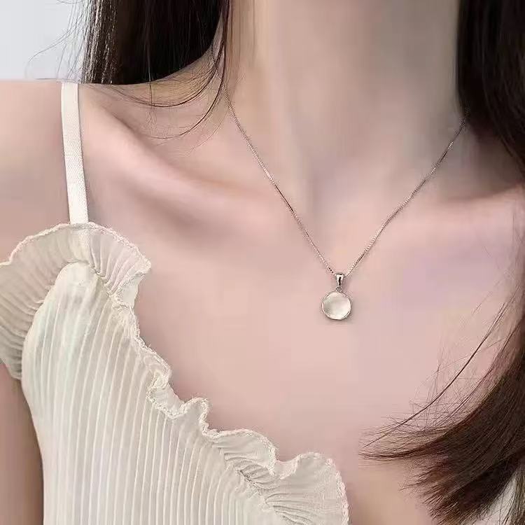 Titanium Steel Non-fading Small Waist Necklace Women's Summer Niche High-end Design Accessories Collarbone Chain Pendant