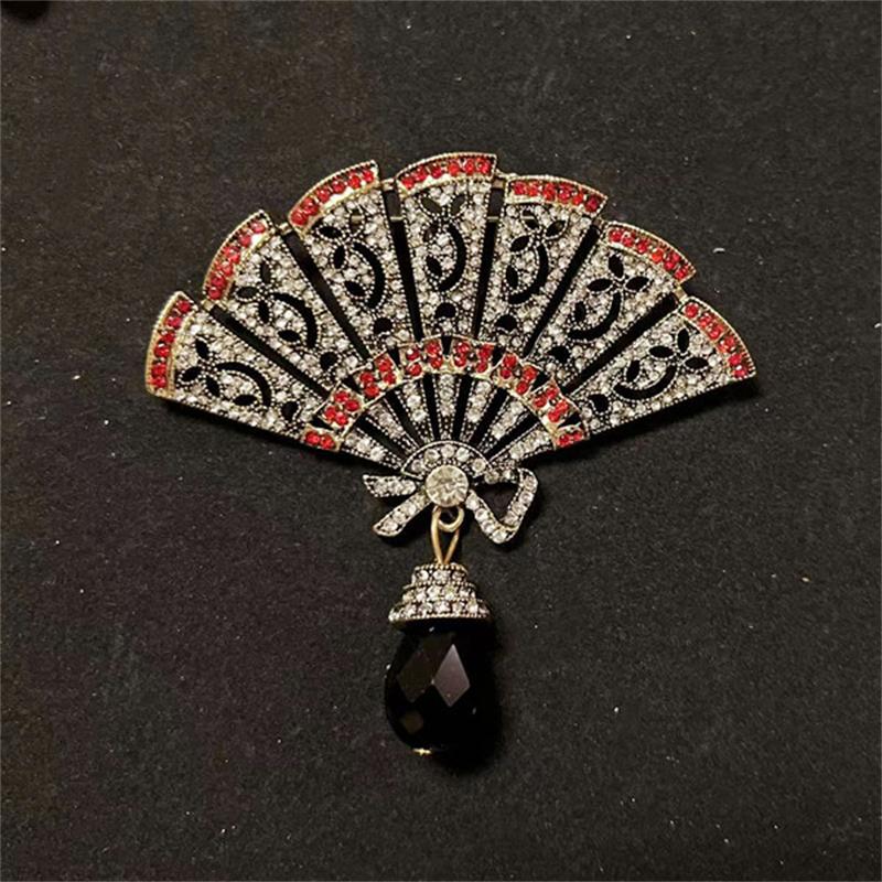 SKEDS Vintage Baroque Style Women Girls Heavy Industry Crystal Castle Tassel Brooch Badges Retro Classic Lady Suit Coat Pin Gift