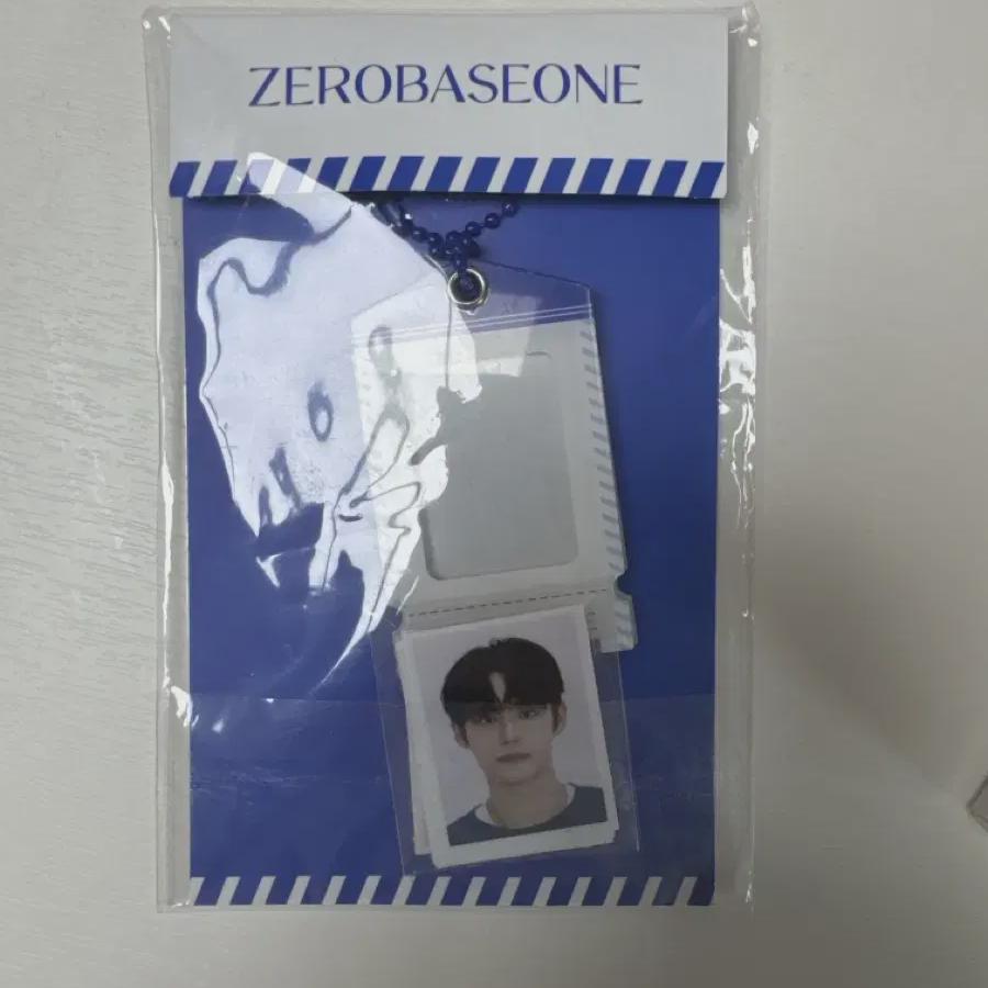 

Zerobaseone Id Photo Frame