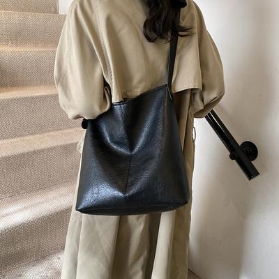Fashion and Leisure Large-capacity Commuter Tote Bag Women's 2025 Winter New Simple Underarm Bag Premium Shoulder Bag