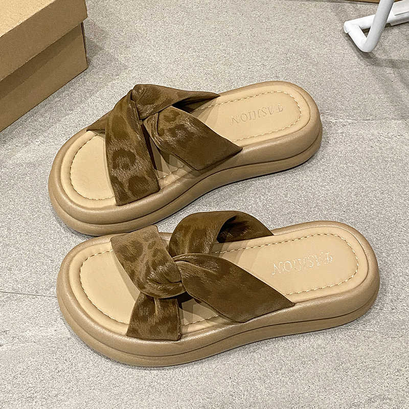 Fashion Does Not Slip Non-slip Women's Slipper Sandals Sneakers Badminton Shoes Woman Sport Portable Of Famous Brands Fashionable