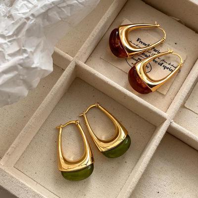 Gold Electroplated French Retro Geometric Earrings: Versatile Hong Kong Style Fashion Statement