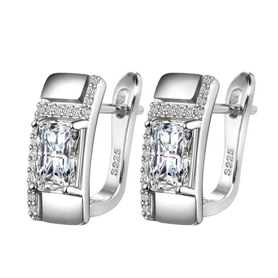 

Простые серьги с геометрическим узором и простым фианитом серебряный