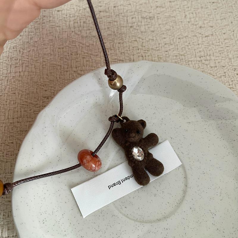 Kawa Kolorowy Pluszowy Wisiorek Niedźwiedź Naszyjnik z Łańcuszkiem do Swetra - 2025 Luksus & Moda