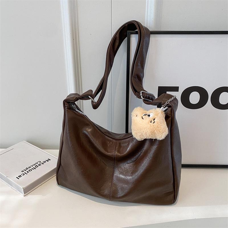 

2024 College Style Retro Large Capacity Shoulder Messenger Tote ribbon pendant коричневий