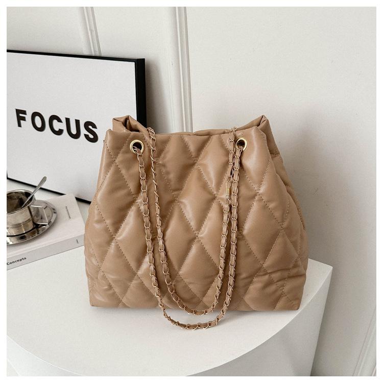 2025 Rhombus winter new simple fashion casual large capacity chain tote shoulder handbag