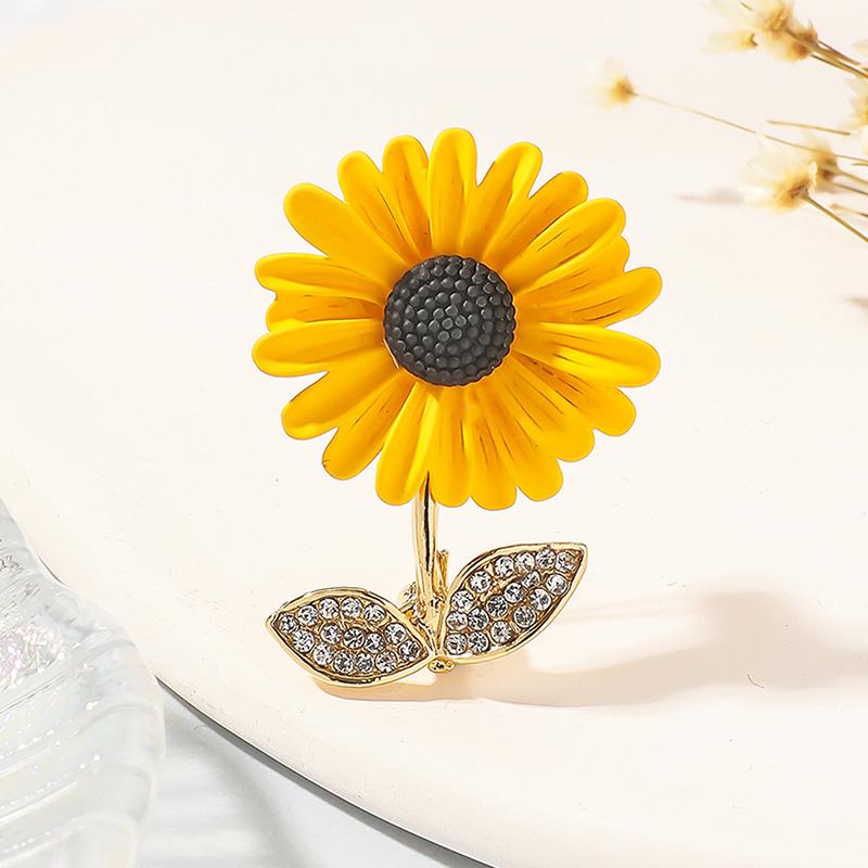 Luxury Crystal Sunflower Brooch Pins For Women Lady Fashion Jewelry Friendship Wedding Party Office Coat Accessories Badge