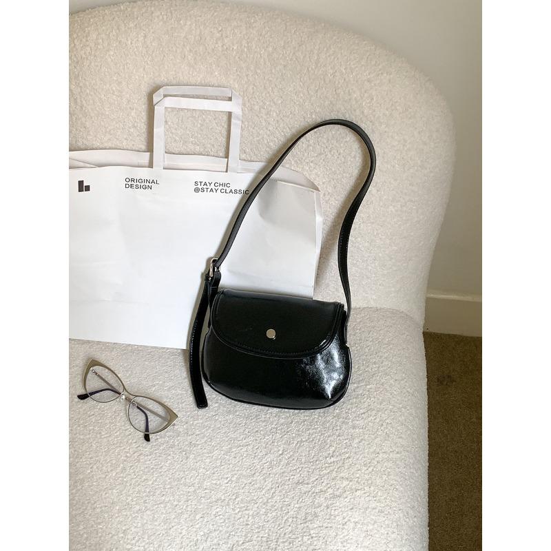 New Stylish and Simple Shoulder Small Square Bag Leather Niche Style Armpit Bag High-end Retro Shell Saddle Bag