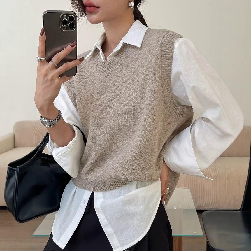 Korean Style Solid Color V-neck Knit Vest - Women's Short Ribbed Sleeveless Top