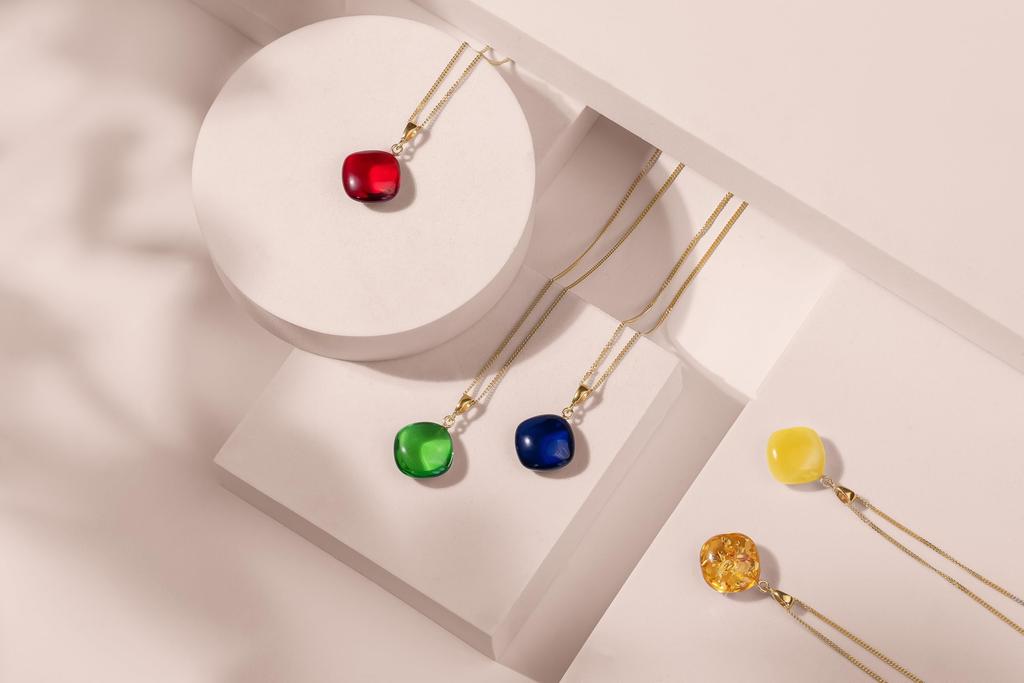 By Amber Necklace Pendant Square Type Jewelry Box Silver925 Gold Plated Chain 45cm Lightweight Elegant Jewelry Gift Quality Warranty Card Included