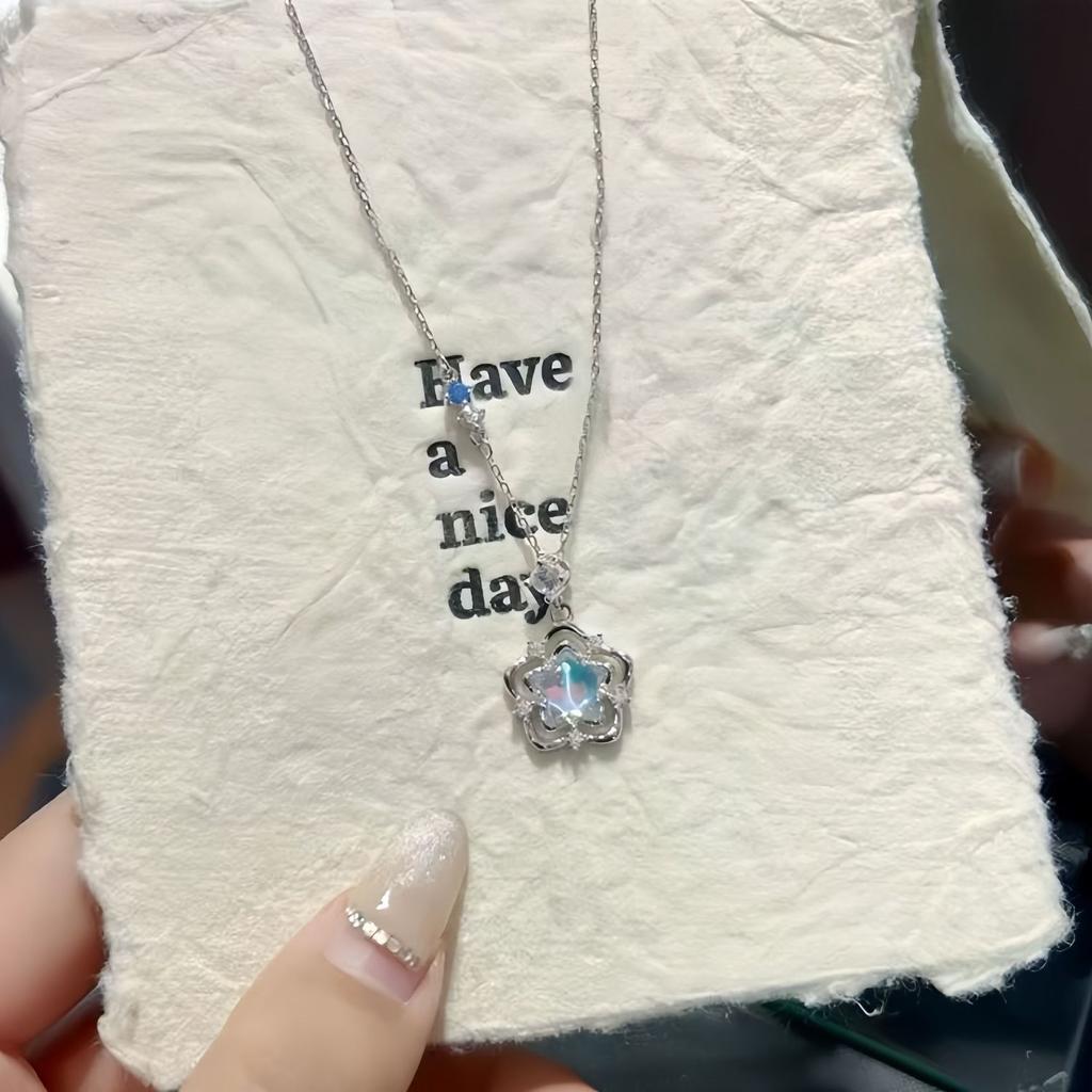 Heart of the Ocean Necklace Women's Light Luxury Niche Design Sense Clavicle Chain High Temperament Pendant for Girlfriends and Friends