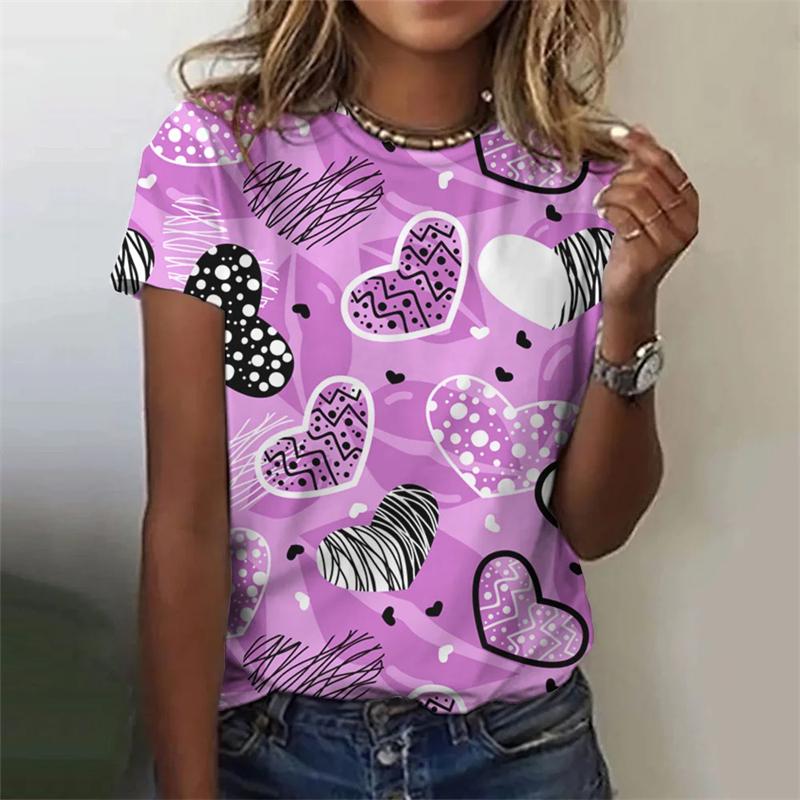 Fashionable women's T-shirt with beautiful heart print