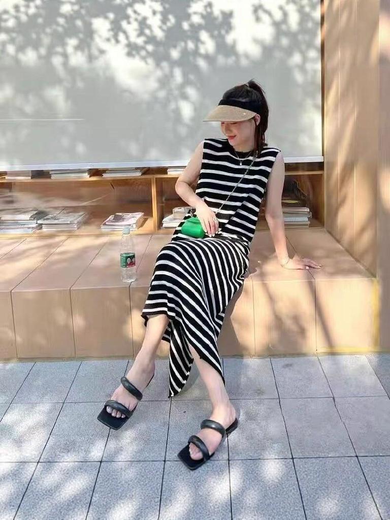 Women's Sleeveless Striped Knit Dress - Loose Long Slit Style, Round Neck, Slimming and Versatile, 2026 Summer New Arrival.