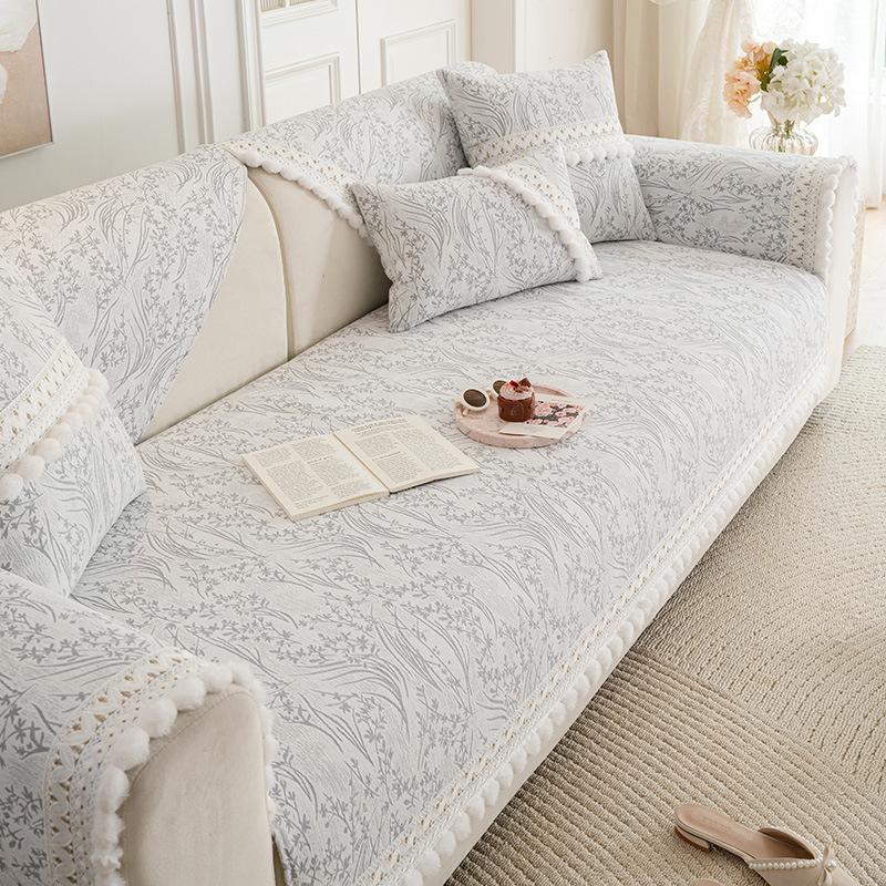 

European-Style Concubine Chenille Sofa Cushion Light Luxury Four-Season Universal Sofa Cover Full Set Of Non-Slip And Anti-Cat Scratch Sofa Towels 70*70cm