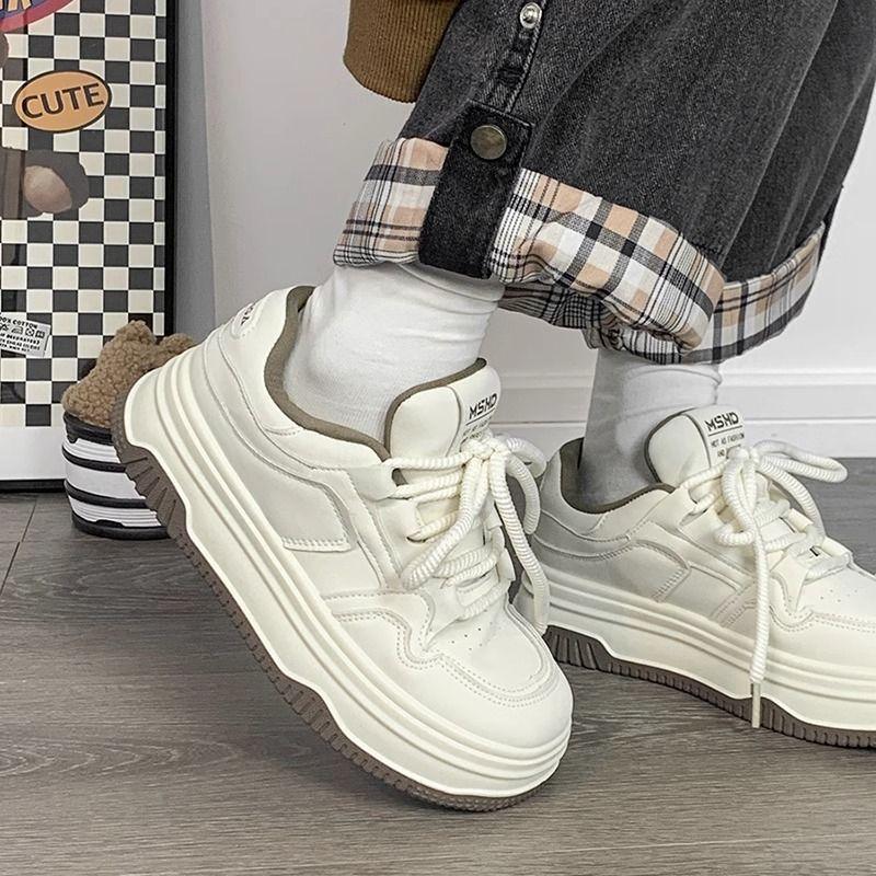 Niche Design Little White Shoes Women's 2025 Spring and Summer Explosion Versatile Bread Trend Platform Student Casual Board Shoes