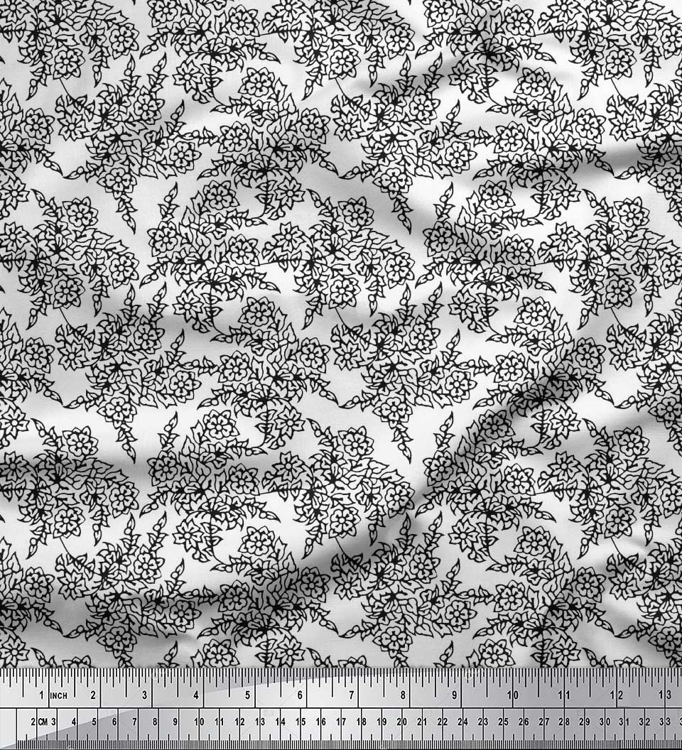 

Японська креп-атласна тканина Soimoi з принтами на тканині з листям і квітковими блоками на метр 42 дюйма 42 Inch Wide - Poly Crepe білий