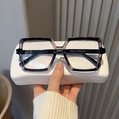 Anti-Blue Light Glasses Exquisite Fashion Square Eyewear Women Men Retro Luxury Eyeglasses Blue Light Blocking Man Lady Eyeglas