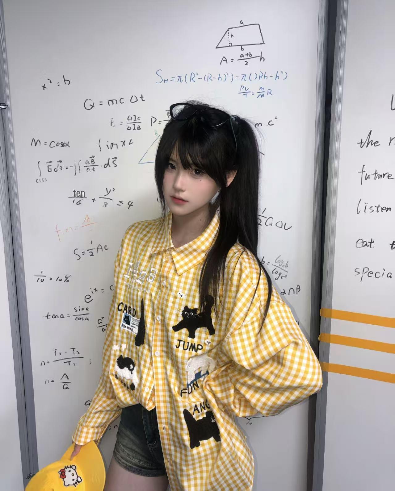 

Женская рубашка в клетку в стиле ретро с мультяшной вышивкой шениллом XXL жёлтый