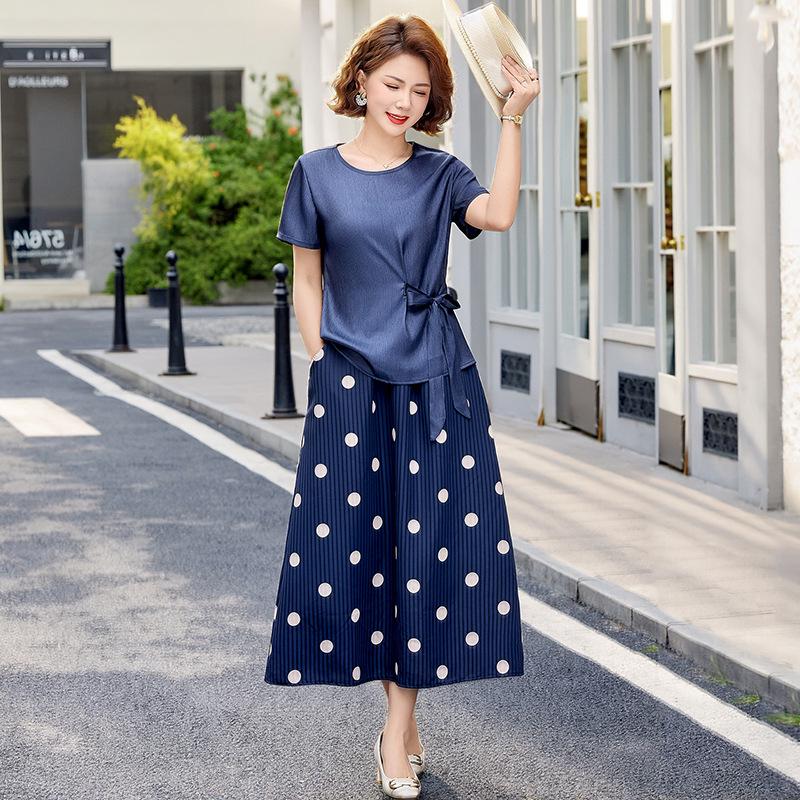 2026 Summer Fashion: Chic, Age-Reducing Two-Piece Set for Middle-Aged Women – Stylish Chiffon Blouse for 50+