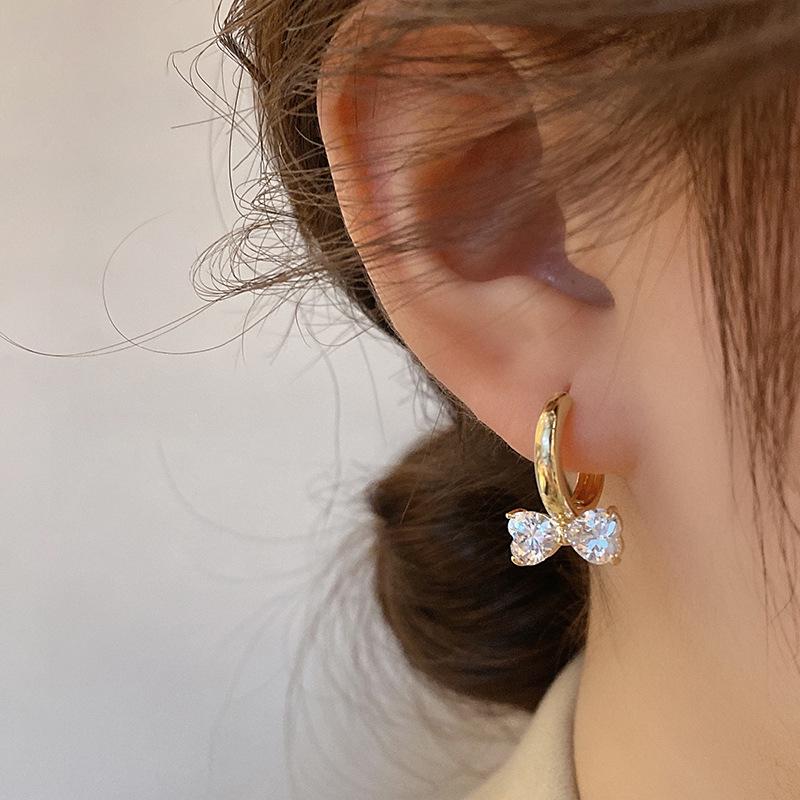 

Korean Dongdaemun Luxury Heart & Bow Ear Cuffs - Valentine s Day Gift