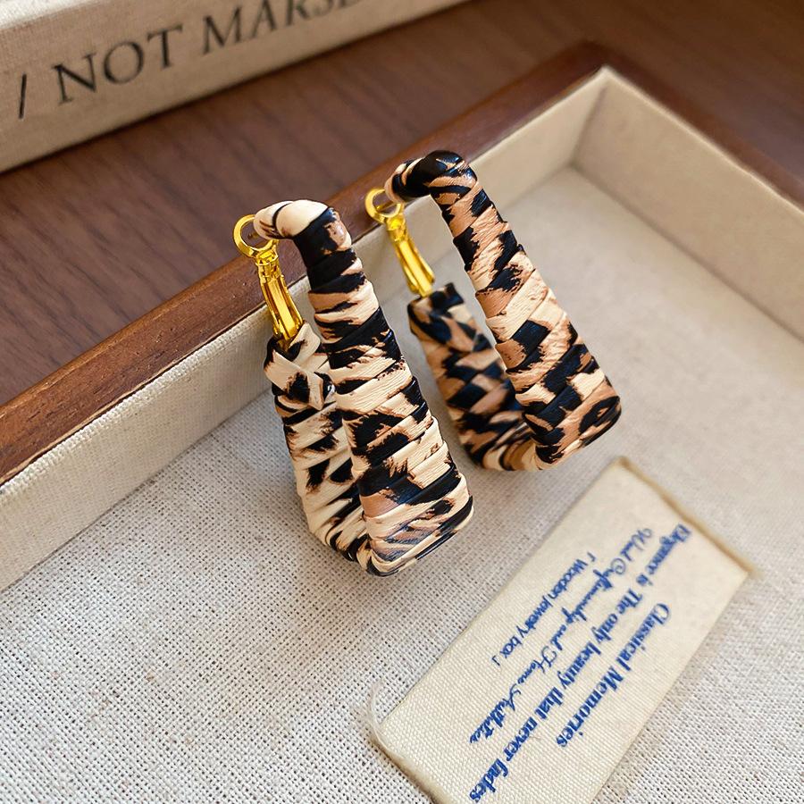 European and American retro autumn and winter geometric leather leopard print earrings light luxury stud earrings personality temperament earrings