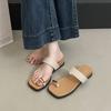 Einwort-Gürtel Oberbekleidung Zehensandalen Sommer 2025 neue flache Hausschuhe Damen Strand Keilabsatz Hausschuhe Damenschuhe