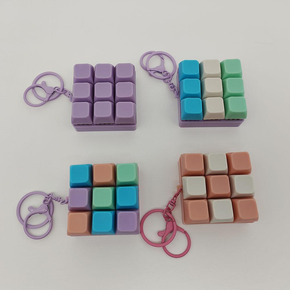 Stress-Relief Keyboard Keychain - Fidget Toy with Sound Effects, Perfect for Party Favors & Gifts, Purple