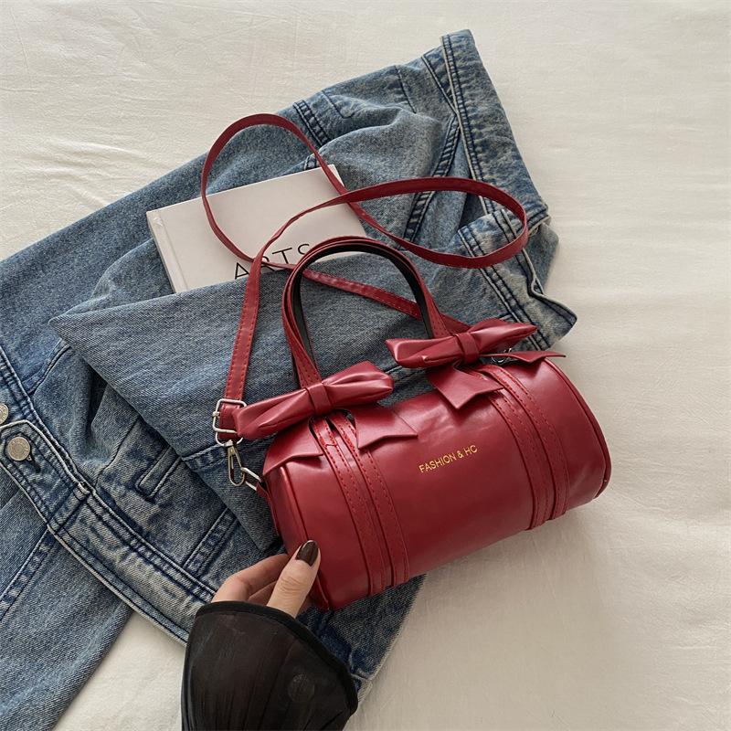 

Underarm bag women s trend fashion pillow bag 2024 new Korean style niche portable oblique shoulder women s bag червоний