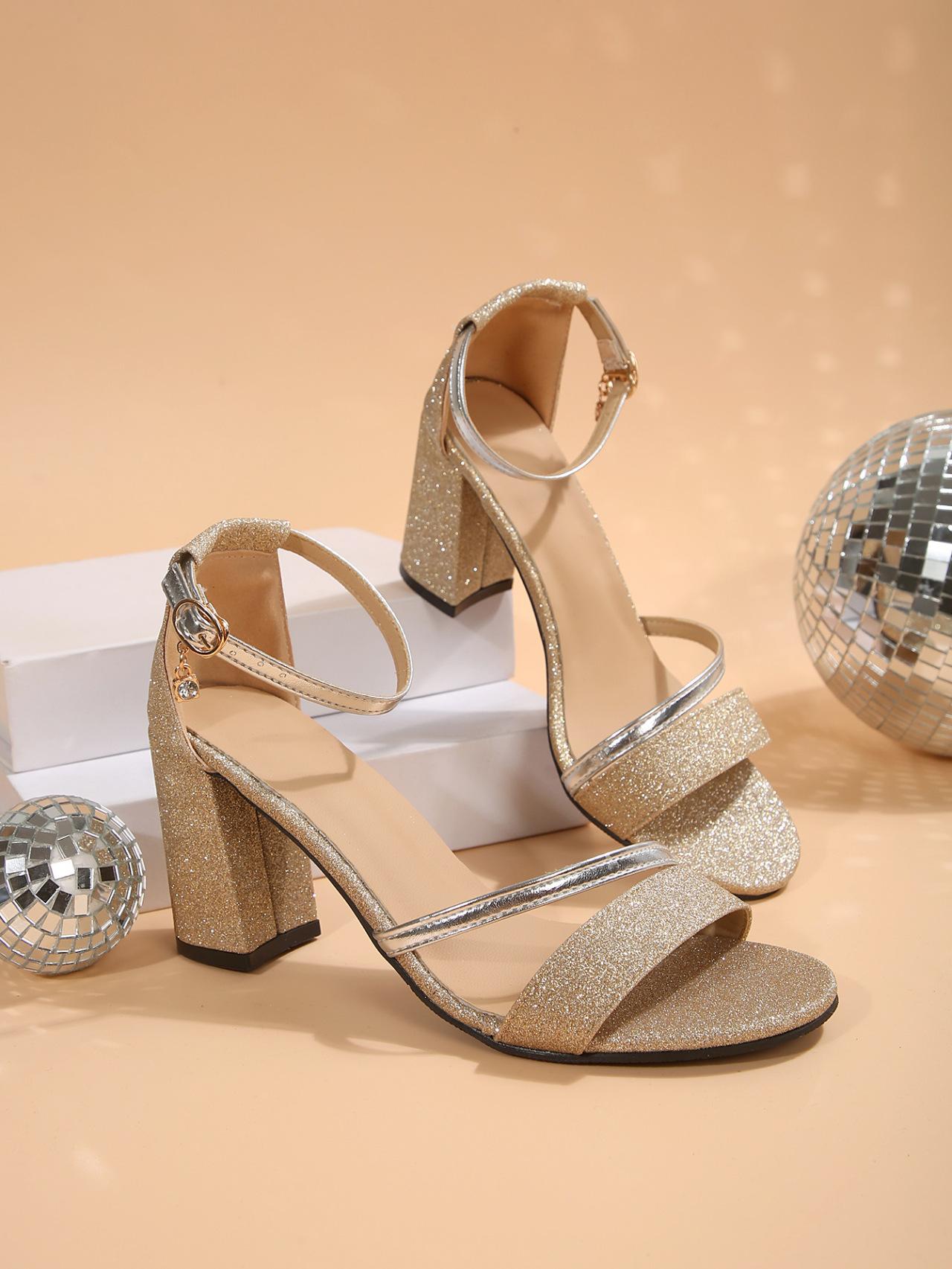 2025 Новые Летние Элегантные Туфли на Высоком Толстом Каблуке Металлическая Пряжка-Слово Модные Босоножки с Пряжкой Материнская Обувь Женская JQ 36 золотой