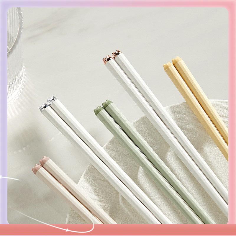 Luxury Minimalist Anti-Mold Alloy Chopsticks Set - High-Temperature Resistant, Lightweight, for One Person.