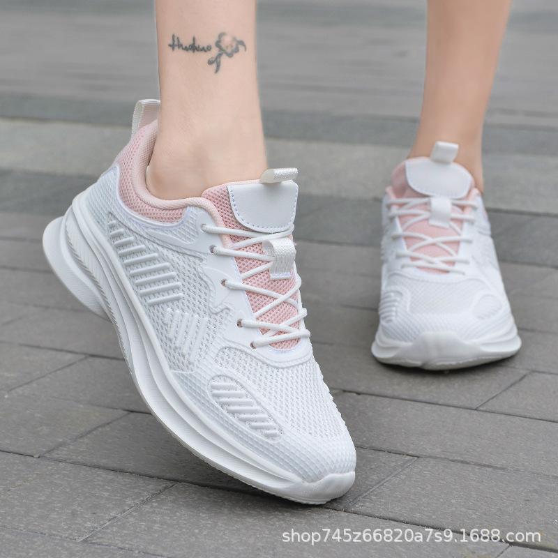 

Flat-bottomed sports dance shoes, soft-soled summer new square dance shoes, special for walking ghosts, light and comfortable outer wear 35