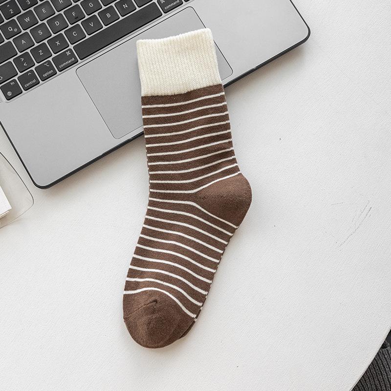 

Красные носки, женские махровые носки, модные длинные носки для осени и зимы, ретро полосатые гольфы в стиле колледжа 1 pair хаки