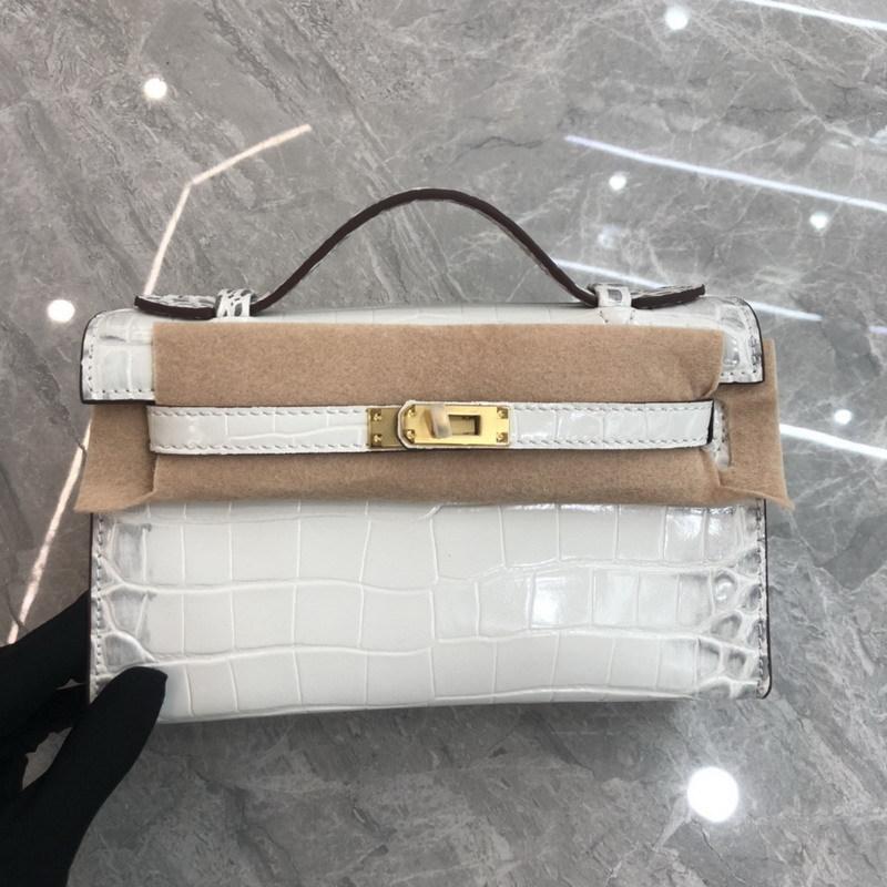 New generation crocodile leather leather women s bag portable shoulder oblique span women s bag 22cm белого золота