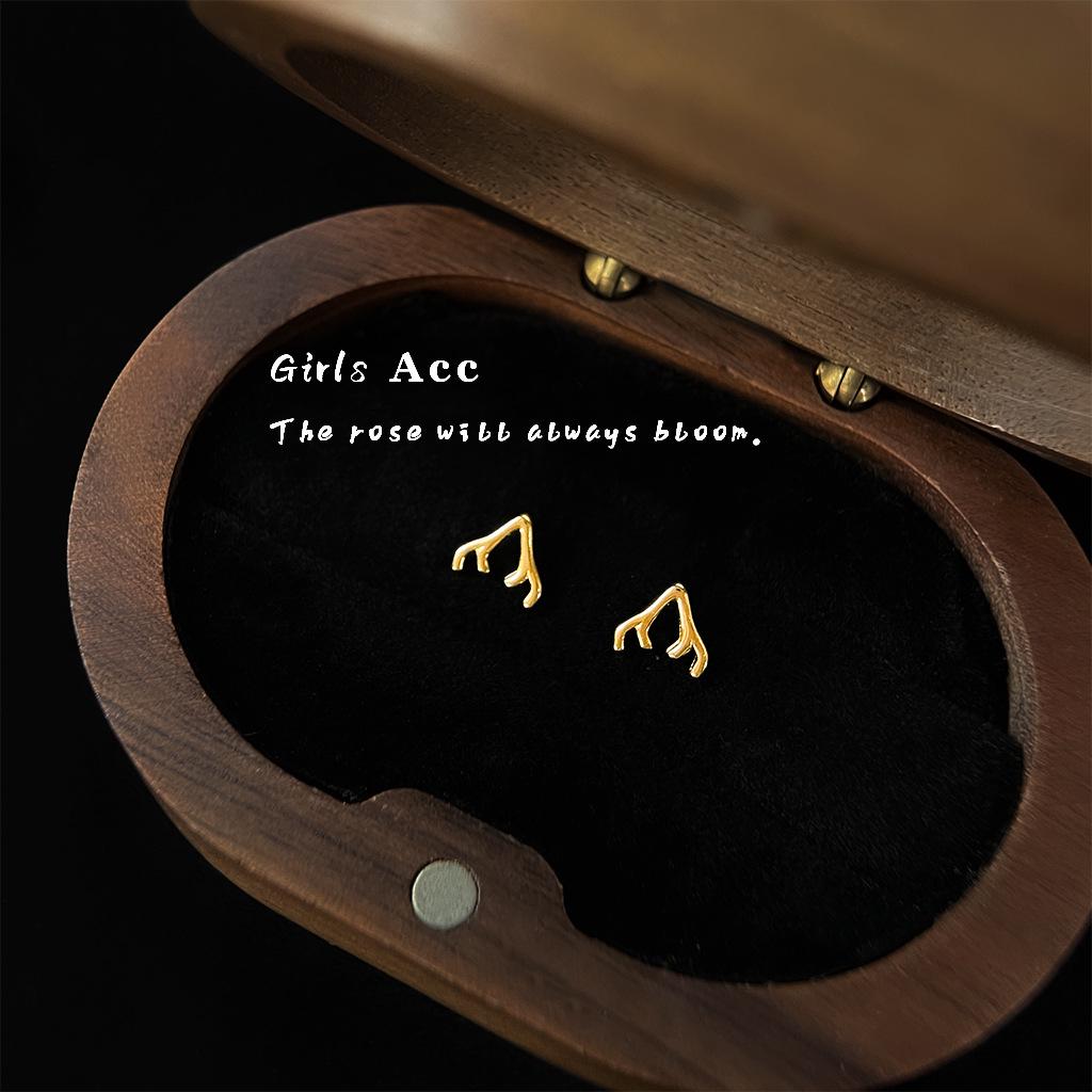 

Sterling Silver Reindeer Antler Stud Earrings – Cute, Versatile Korean-Style Niche Design