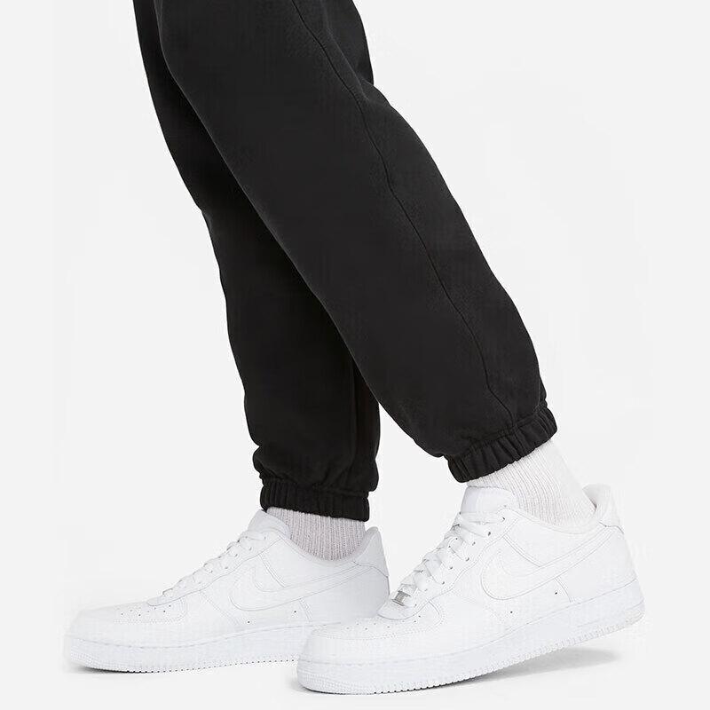 Nike Men's Fleece-Lined Tapered Sweatpants