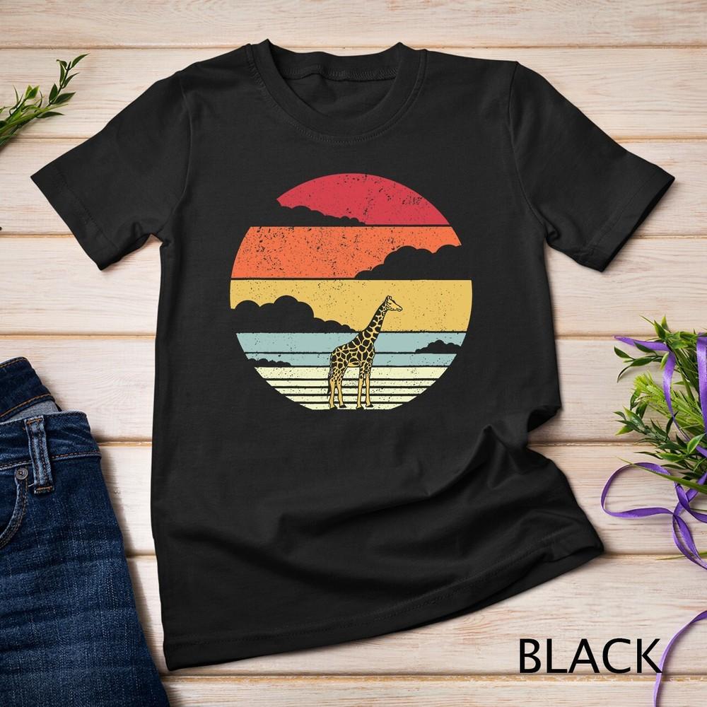 Giraffe Shirt. Retro Style Unisex T-shirt 2XL