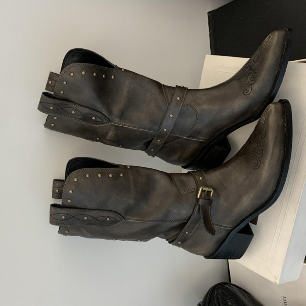 

~ Color and make old cowboy boots Women s pointed toe thick heel Western boots Sleeve V-mouth belt decorative short boots Dirty short tube 40