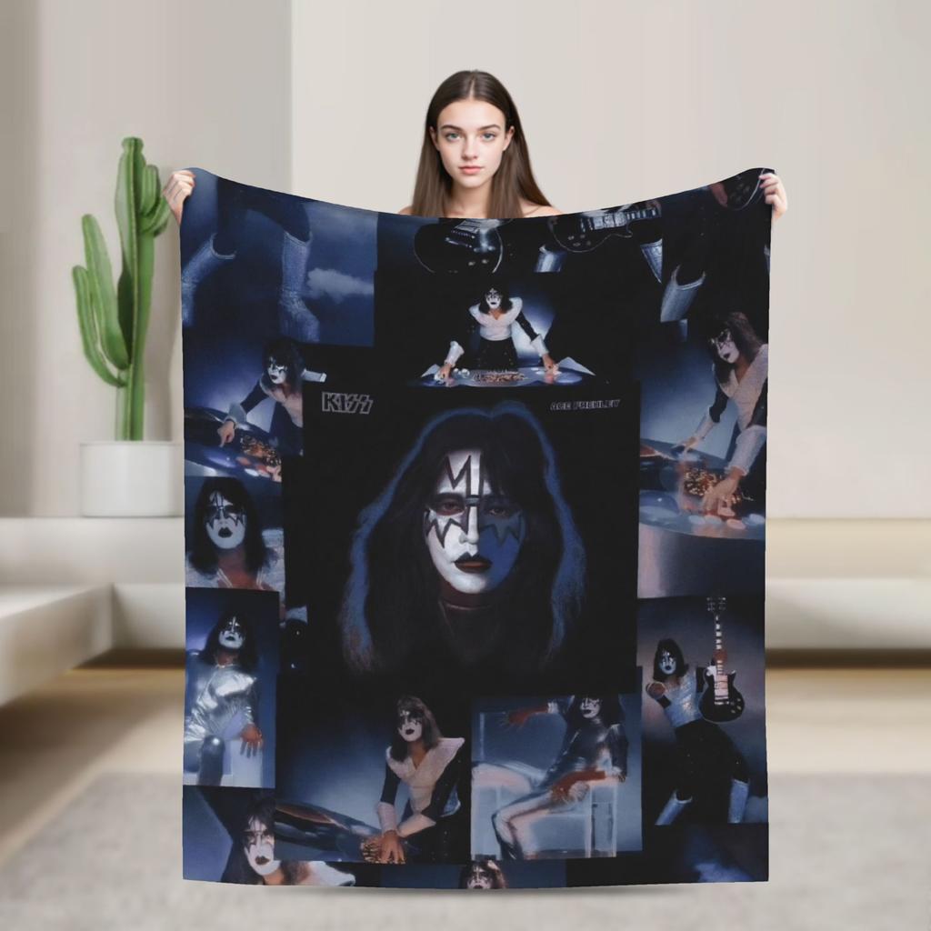 Vzpomínka na Ace Frehleyho 1951-2025 Flanelová deka Měkká teplá přehozová deka do ložnice Dekorativní Zábavná přehoz na postel Potah na pohovku