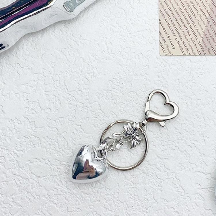 Fashionable Heart Bowknot Hanging Charm Unique Keychain Alloy Keyring Fashion Accessory for Women's Bags and Key Holder