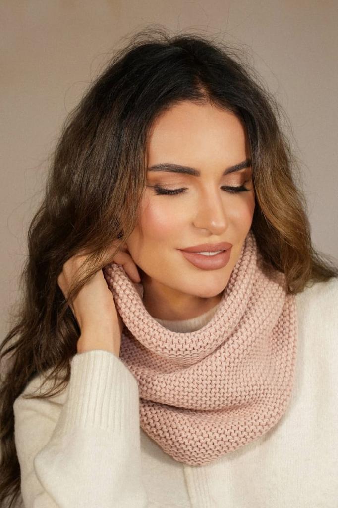 Leona - Warm Scarf in a Classic Waffle Weave in Pink