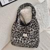 Fashionable Korean Ins Style Large Capacity Faux Lamb Wool Tote Bag In Leopard Print